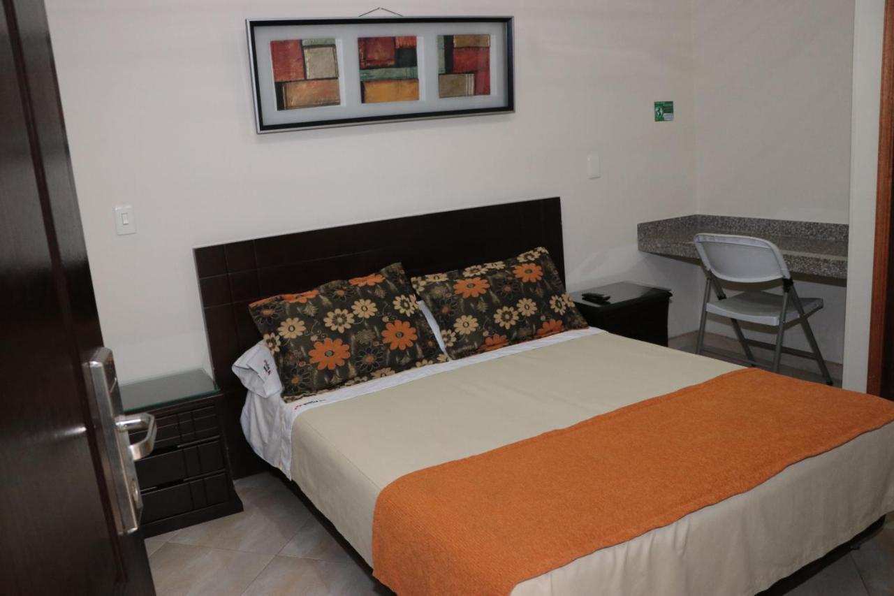 Hoteles Bogota Inn El Lago Country Zona Rosa Экстерьер фото